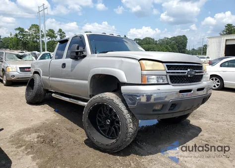 2006 Chevrolet Silverado K1500 z USA, uszkodzony, nr VIN 1GCEK19B66Z152458